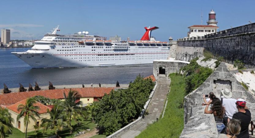 Runderneuerung der Carnival Paradise von Carnival Cruise Line