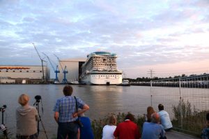 Read more about the article Ausdocken der AIDnova auf der Meyer Werft in Papenburg