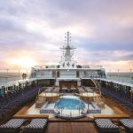 Oceania Cruises pool Deck der Insignia