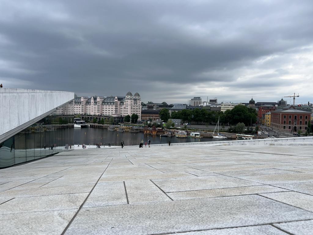 Blick vom Dach des Opernhaus in Oslo