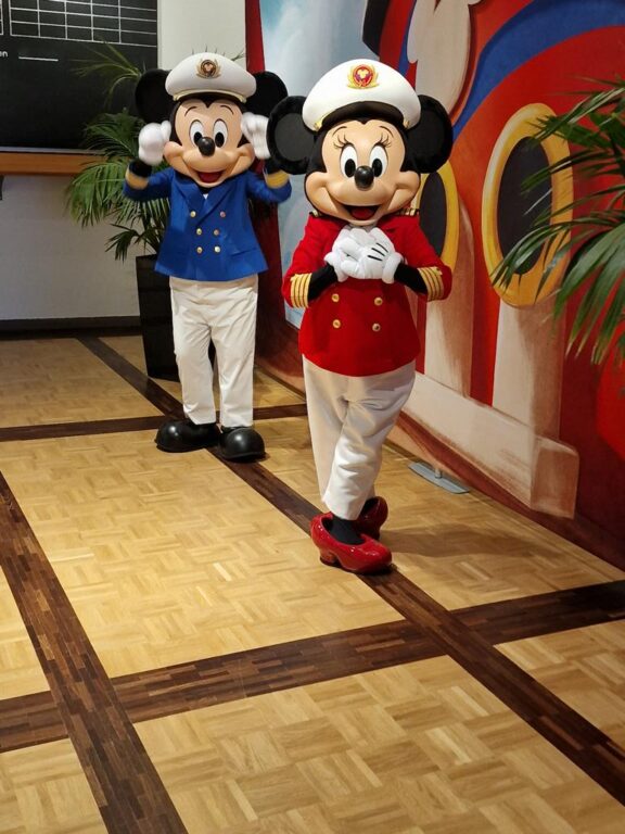 Die Welt von Disney auf der Disney Dream von 4 Disney Dream Minni und Mickey