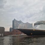 Disney Dream in Hamburg vor der Elphi