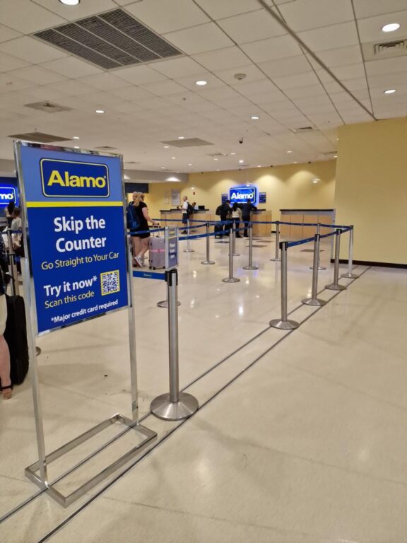 Mietwagen in Florida mieten - alamo counter Miami Airport