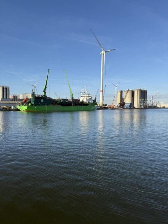 Antwerpen erleben: Diamanten, Altstadt & Schokoladentour – mit VIVA ONE auf Flusskreuzfahrt von 1 Antwerpen Industriehafen