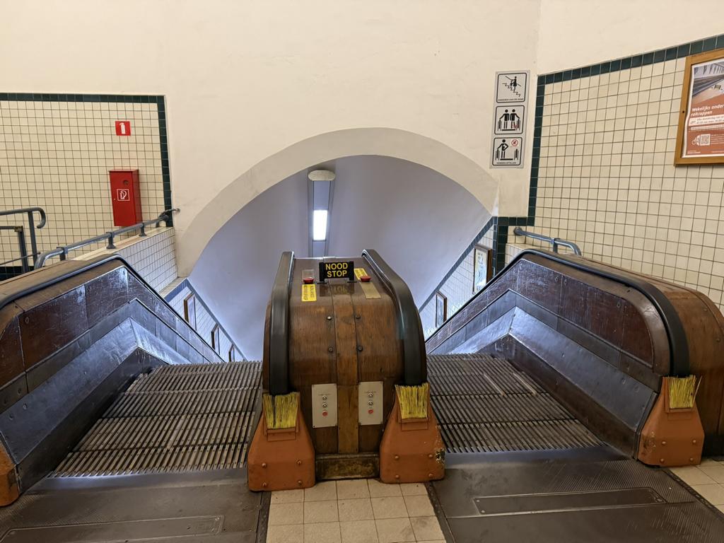 Antwerpen erleben: Diamanten, Altstadt & Schokoladentour – mit VIVA ONE auf Flusskreuzfahrt von 12 Antwerpen - Sint Annatunnel - Cruisecouple Insider Tipp
