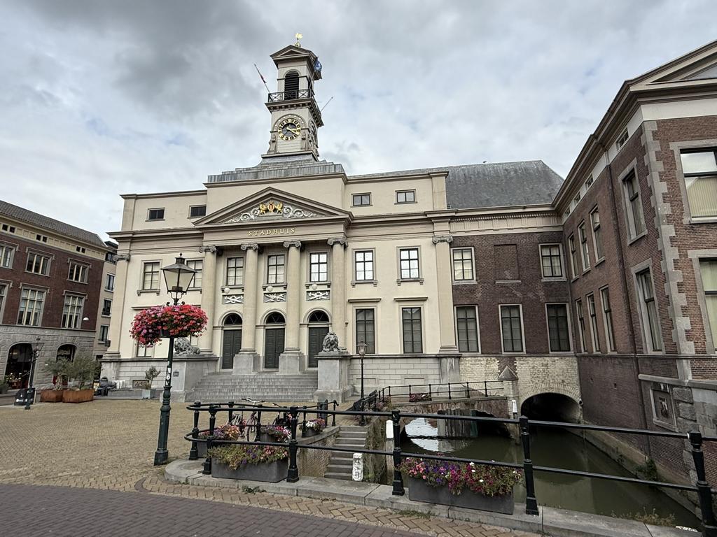 Antwerpen erleben: Diamanten, Altstadt & Schokoladentour – mit VIVA ONE auf Flusskreuzfahrt von 35 Dodrecht Stadthuis