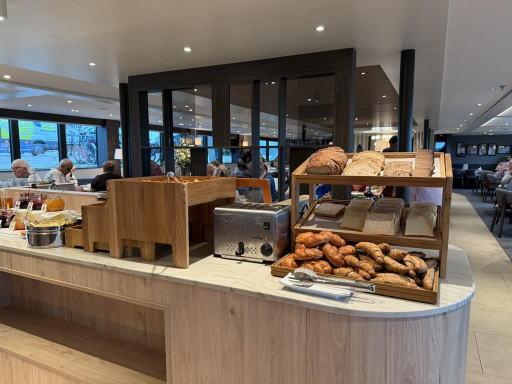 VIVA Cruises Fruehstuecksbuffet 