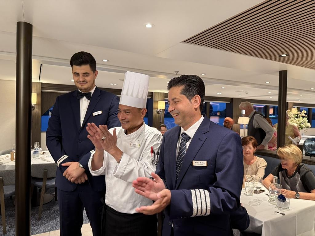 Antwerpen erleben: Diamanten, Altstadt & Schokoladentour – mit VIVA ONE auf Flusskreuzfahrt von 40 VIVA ONE-Niederlande und Belgien Galadinner (