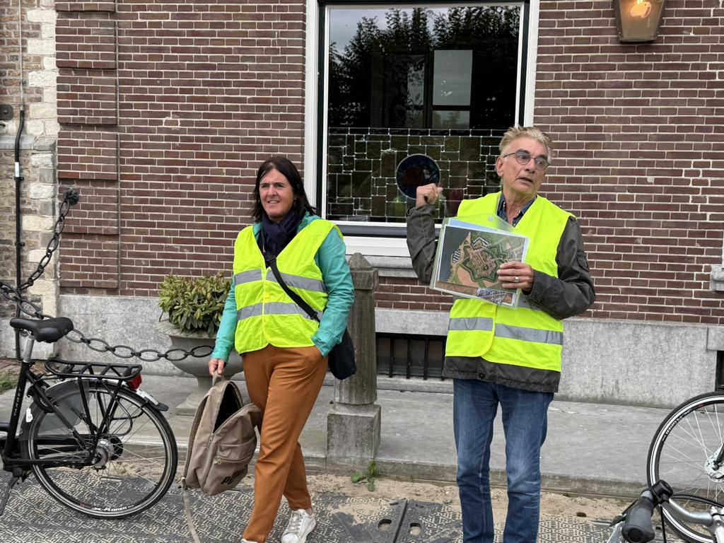 Antwerpen erleben: Diamanten, Altstadt & Schokoladentour – mit VIVA ONE auf Flusskreuzfahrt von 29 VIVA ONE-Niederlande und Belgien mit dem Fahrrad Willemstad und Guide Bram und Verle