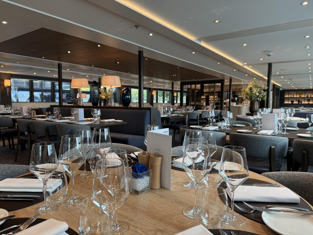 VIVA ONE-Riverside Restaurant