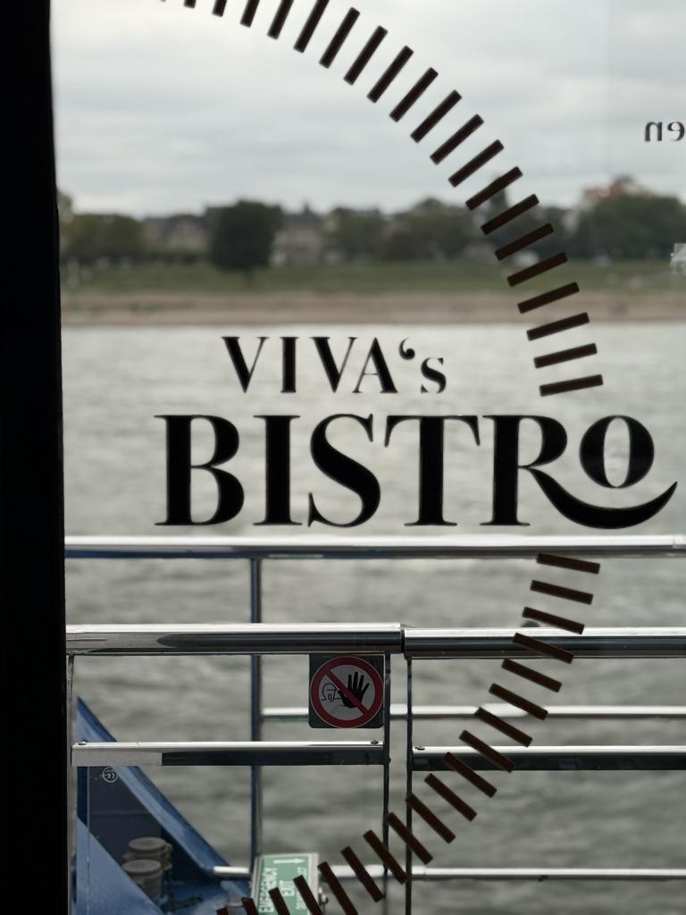 Flusskreuzfahrt Niederlande: Enkhuizen & Rotterdam mit VIVA ONE – Highlights, Tipps & Ausflüge von 44 VIVA ONE-VIVAS Bistro