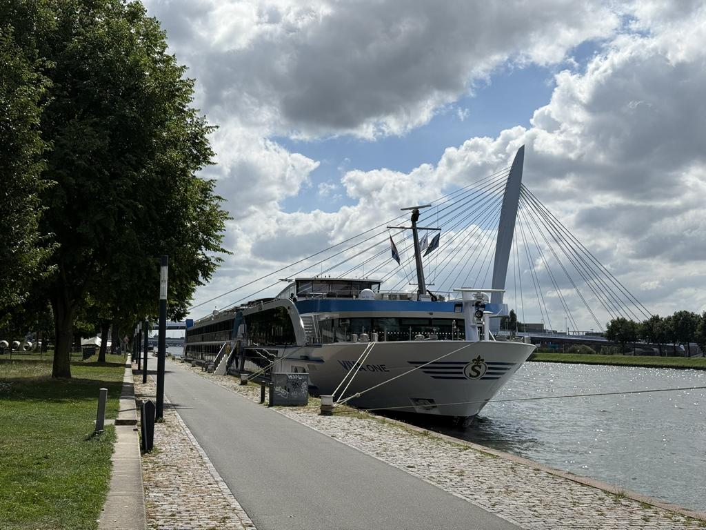 mit der VIVA ONE-Niederlande und Belgien mit Cruisecouple